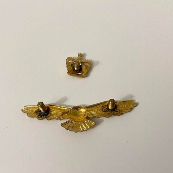 Vintage RCAF Royal Canadian Air Force Officers Wedge Cap Badge - Picture 11 of 16